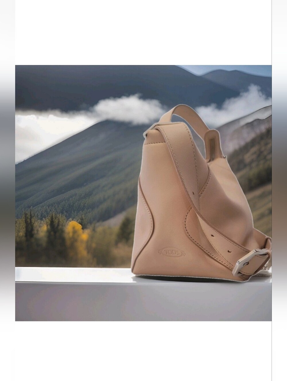 TOD'S beige genuine leather purse